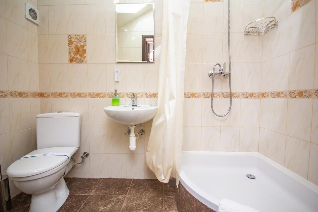 Три Сімки Hotel Vyshhorod Exterior photo